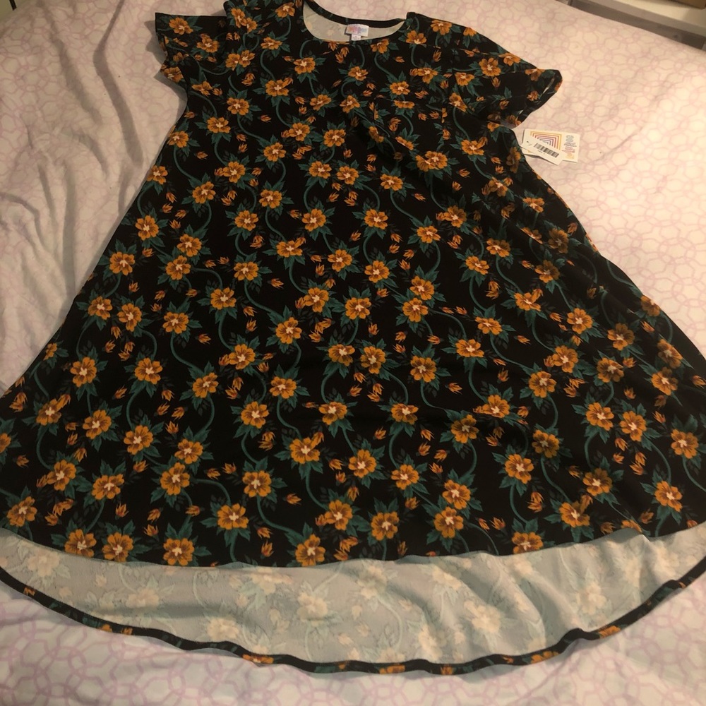 Carly L, Lularoe thick material, new black,yellow